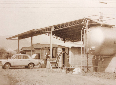 高度成長の波に乗り、業務の展開を進める。